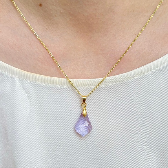 Dainty Lavender crystal necklace - Picture 3 of 5